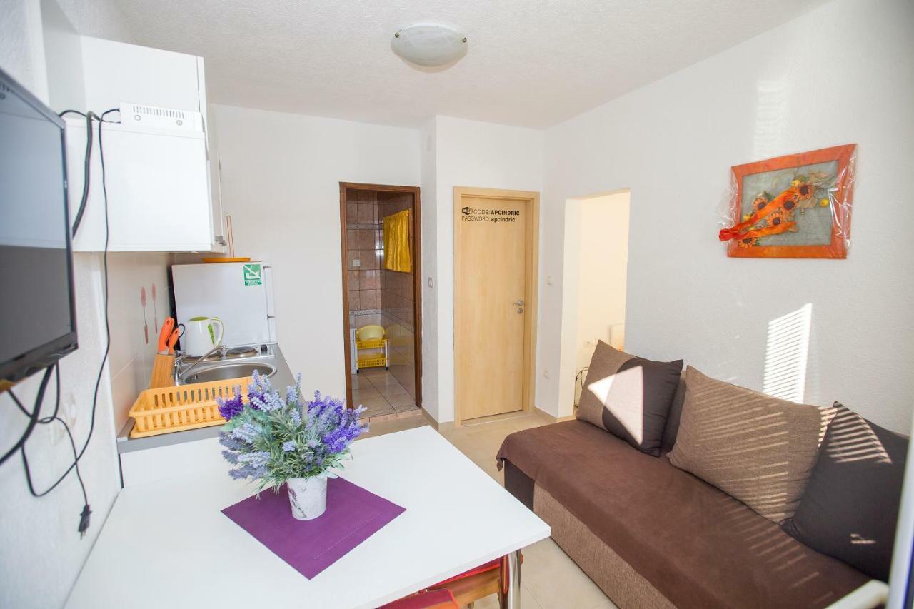 Apartmani Cindric คาร์โลบัก ภายนอก รูปภาพ